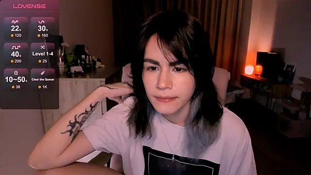 Snapshot of _selectrra chatting on February 18, 2:59 pm selectrra online show from February 18, 2:59 pm