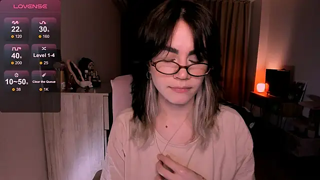 Snapshot of _selectrra chatting on February 26, 2:25 pm selectrra online show from February 26, 2:25 pm