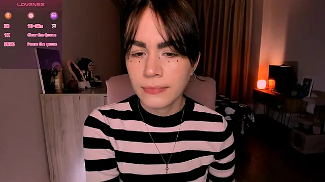 Snapshot of _selectrra chatting on March 12, 12:47 pm selectrra online show from March 12, 12:47 pm