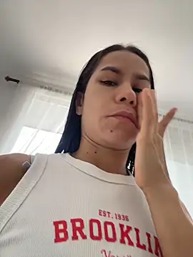 Snapshot of dominantandsubmissiveshow chatting on May 13, 3:31 pm dominantandsubmissiveshow online show from May 13, 3:31 pm
