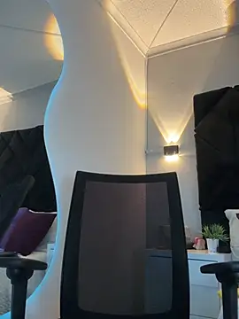 Snapshot of letiziia_sky1 chatting on June 19, 8:12 pm letiziia sky1 online show from June 19, 8:12 pm