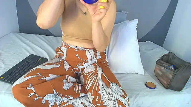 sarita duque online show from June 9, 3:23 pm