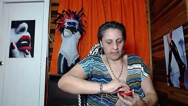 merlyna goldens online show from January 28, 3:15 am