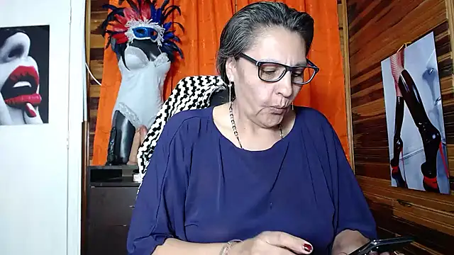 merlyna goldens online show from February 1, 3:08 am