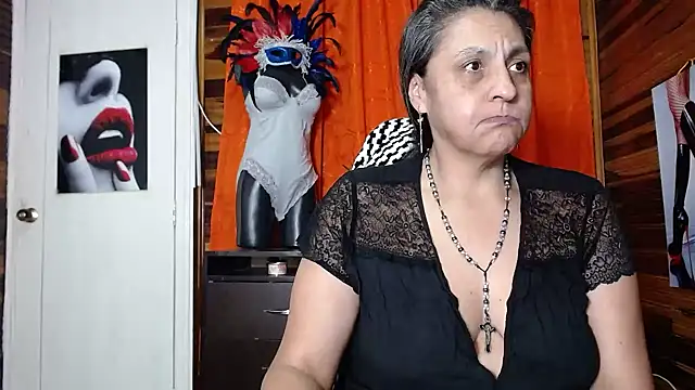 merlyna goldens online show from February 5, 3:13 am