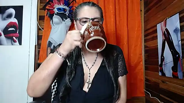 merlyna goldens online show from February 5, 9:15 am