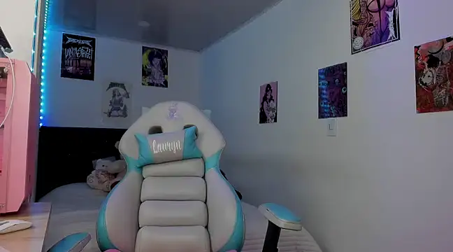 Snapshot of Lauryn_muller chatting on March 9, 1:35 am Lauryn muller online show from March 9, 1:35 am