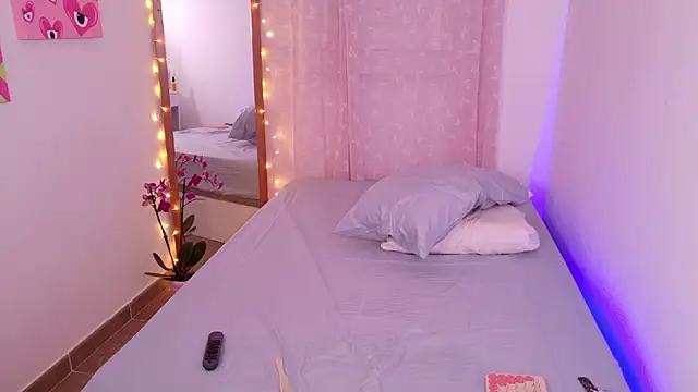 Snapshot of Mar_333 chatting on December 1, 7:46 am Mar 333 online show from December 1, 7:46 am