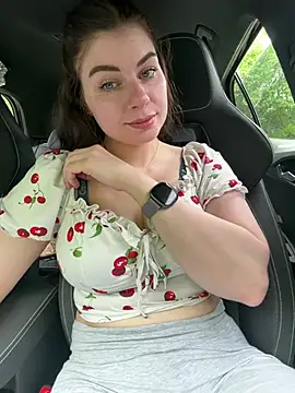 EllyNora online show from June 4, 1:39 pm