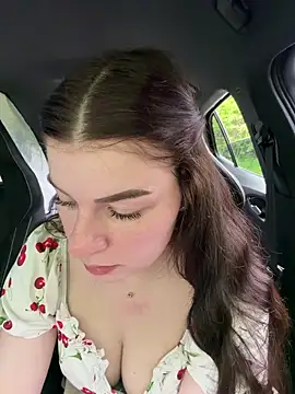 EllyNora online show from June 6, 2:00 pm