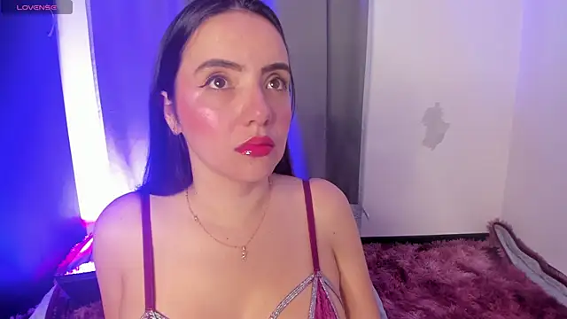Snapshot of rouse_lili chatting on June 1, 11:23 am rouse lili online show from June 1, 11:23 am