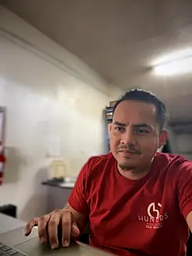 Snapshot of PeterGrandee chatting on December 2, 9:17 pm PeterGrandee online show from December 2, 9:17 pm