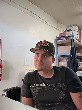 Snapshot of PeterGrandee chatting on December 19, 8:34 pm PeterGrandee online show from December 19, 8:34 pm