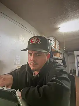 Snapshot of PeterGrandee chatting on January 6, 9:00 pm PeterGrandee online show from January 6, 9:00 pm