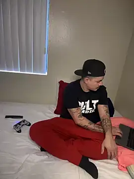 Snapshot of PeterGrandee chatting on January 21, 11:55 pm PeterGrandee online show from January 21, 11:55 pm