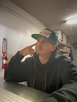 Snapshot of PeterGrandee chatting on January 22, 9:10 pm PeterGrandee online show from January 22, 9:10 pm