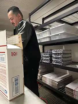 Snapshot of PeterGrandee chatting on February 3, 5:56 pm PeterGrandee online show from February 3, 5:56 pm