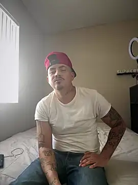 Snapshot of PeterGrandee chatting on February 7, 8:10 pm PeterGrandee online show from February 7, 8:10 pm