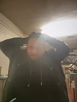 Snapshot of PeterGrandee chatting on February 13, 6:27 pm PeterGrandee online show from February 13, 6:27 pm