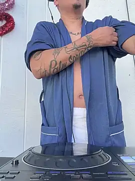 Snapshot of PeterGrandee chatting on February 15, 11:36 pm PeterGrandee online show from February 15, 11:36 pm