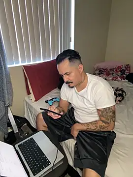 Snapshot of PeterGrandee chatting on October 6, 10:51 pm PeterGrandee online show from October 6, 10:51 pm