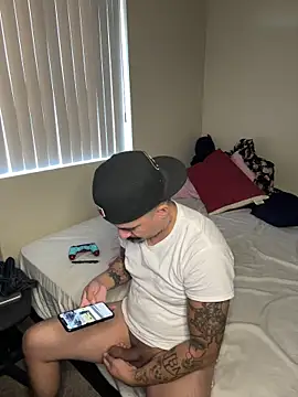 Snapshot of PeterGrandee chatting on October 8, 9:45 pm PeterGrandee online show from October 8, 9:45 pm