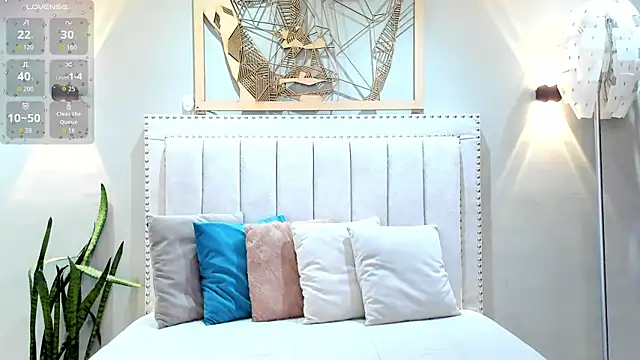 Paula Desousa online show from September 28, 5:40 pm