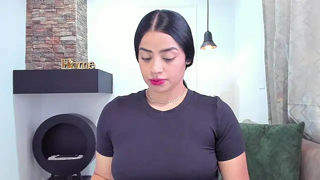 Paula Desousa online show from October 7, 7:33 pm