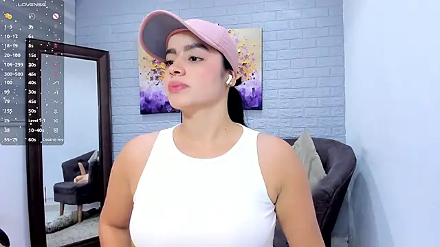 Paula Desousa online show from April 28, 8:03 pm