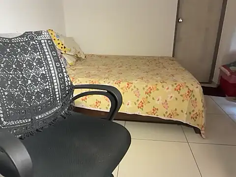 Snapshot of soniasharma0223 chatting on September 24, 6:17 am soniasharma0223 online show from September 24, 6:17 am