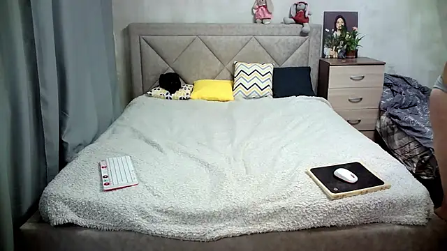 juliettkalen online show from January 19, 7:57 am