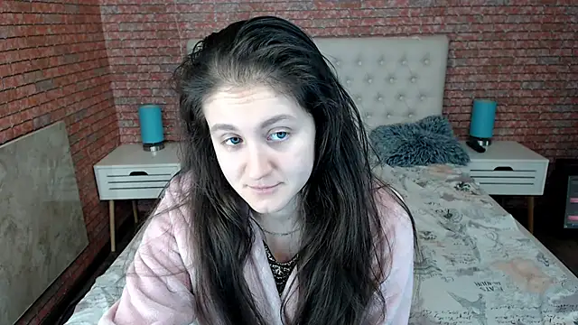 Holliy Cooper online show from January 24, 10:21 am