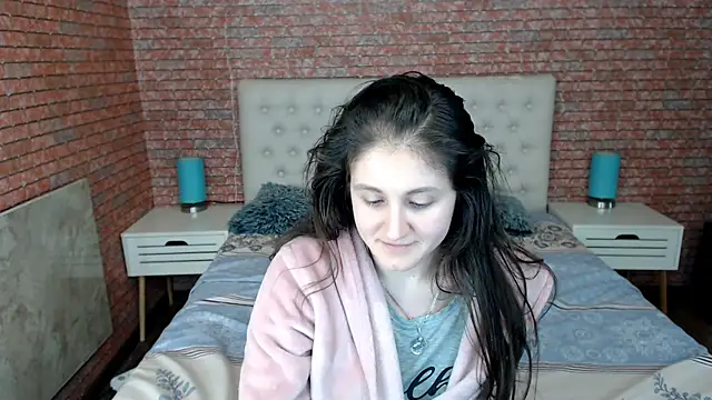 Holliy Cooper online show from February 7, 12:17 pm