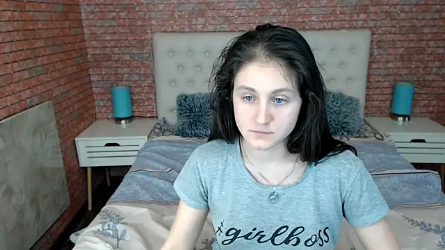 Holliy Cooper online show from February 7, 3:19 pm