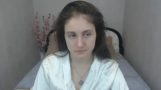 Holliy Cooper online show from February 19, 10:01 am