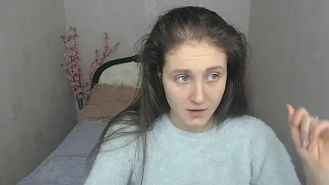 Holliy Cooper online show from February 27, 9:54 am