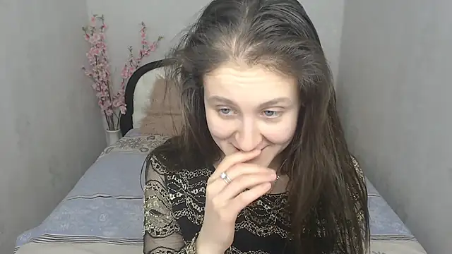 Holliy Cooper online show from February 27, 12:56 pm