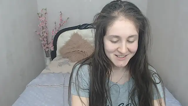 Holliy Cooper online show from March 6, 12:41 pm