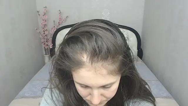 Holliy Cooper online show from March 7, 10:02 am