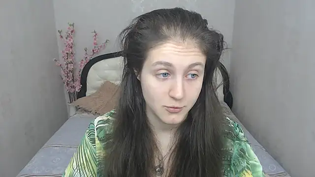 Holliy Cooper online show from March 13, 7:53 am