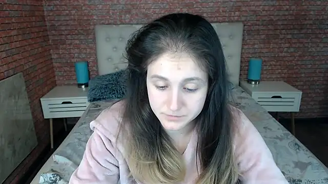 Holliy Cooper online show from September 22, 7:54 am