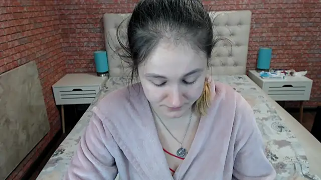 Holliy Cooper online show from October 15, 7:52 am