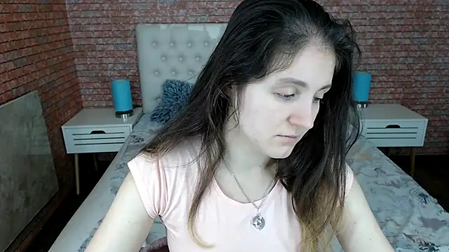 Holliy Cooper online show from November 4, 8:24 am