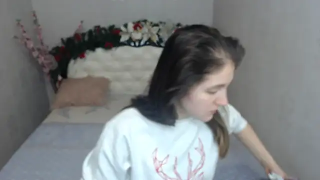 Holliy Cooper online show from January 7, 9:23 am