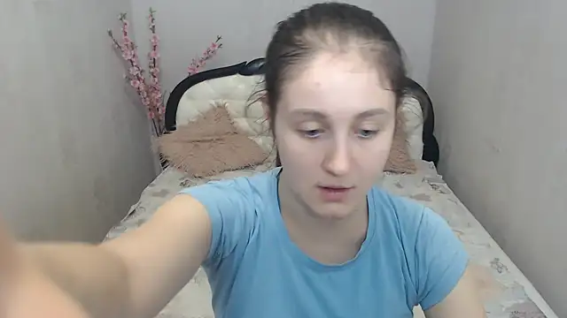 Snapshot of Holliy_Cooper chatting on July 10, 8:50 am Holliy Cooper online show from July 10, 8:50 am