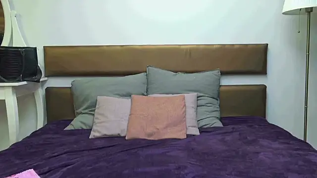 Snapshot of MissYvie chatting on January 26, 9:51 am MissYvie online show from January 26, 9:51 am