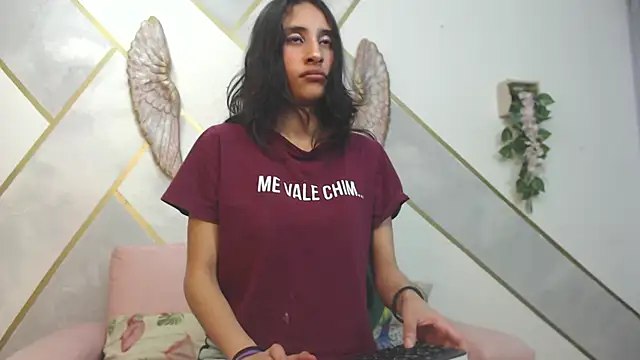 RoxanaCyrano  online show from January 3, 10:40 pm