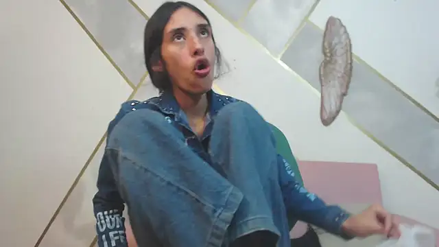 RoxanaCyrano  online show from February 24, 7:52 pm