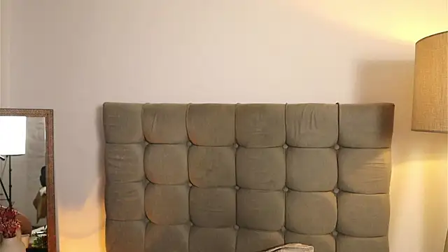 Snapshot of alix_bay chatting on February 10, 8:10 pm alix bay online show from February 10, 8:10 pm