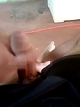 Snapshot of pirucudo17 chatting on December 20, 10:33 am pirucudo17 online show from December 20, 10:33 am